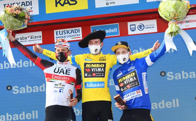 Pogacar, Roglic y Vingegaard, en el podio de Arrate.