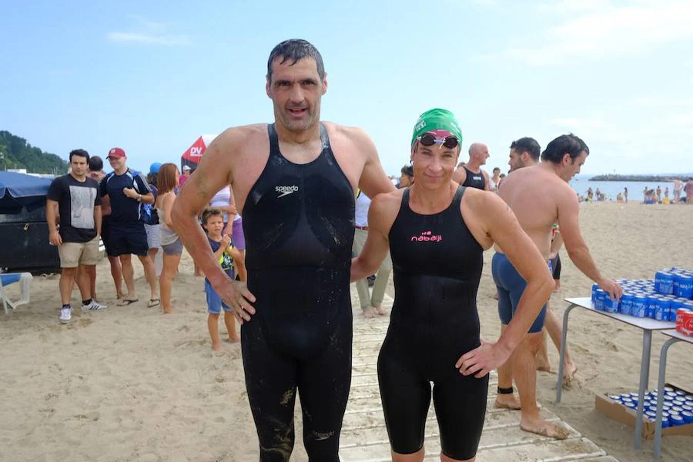 Los 400 nadadores de la prueba larga han completado los 2.600 metros en el espigón de Kai Zaharra hasta su término.