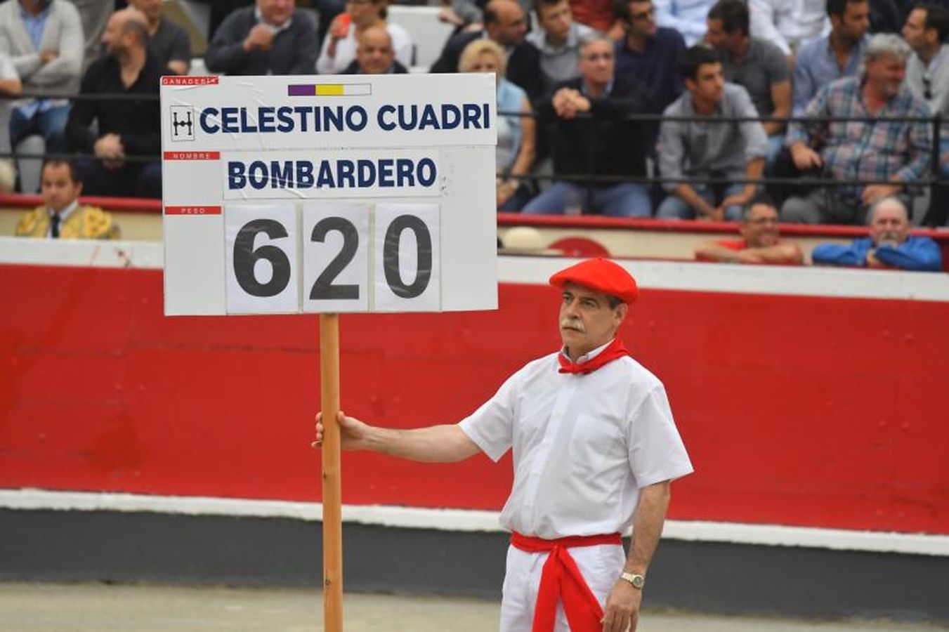 Oreja para &#039;Paulita&#039; en la última corrida de Azpeitia