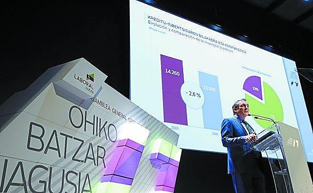 Txomin García, presidente de Laboral Kutxa, durante la última asamblea de la cooperativa de crédito.
