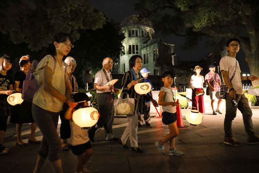 Japón ha conmemorado a las víctimas del primer bombardeo atómico de la historia, que hace 72 años destruyó la ciudad de Hiroshima, en el sur del país.