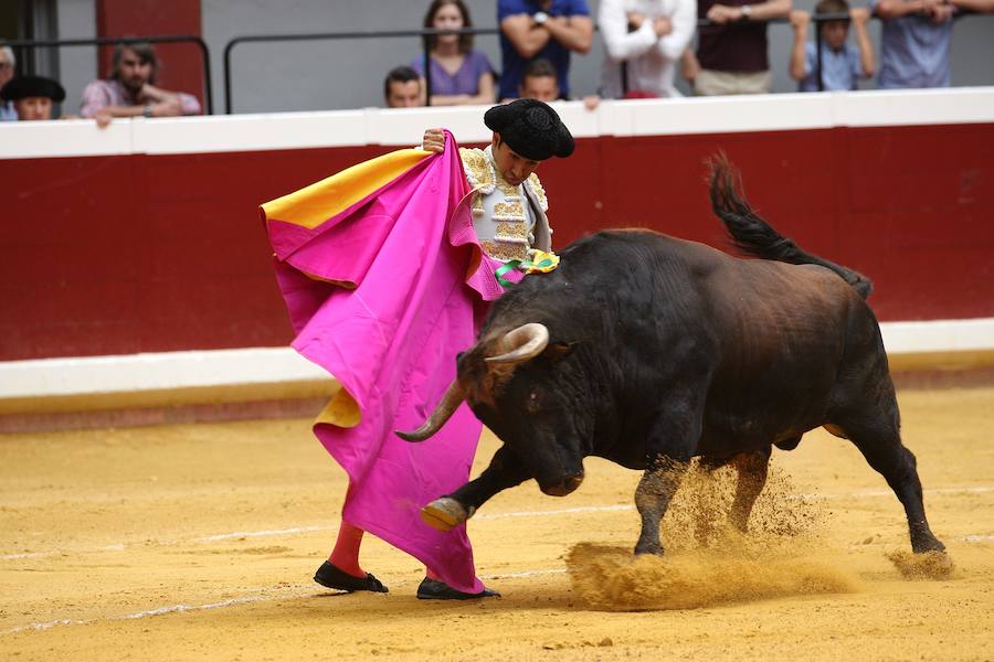 Unas 4.000 personas han acudido al coso de Illunbe.