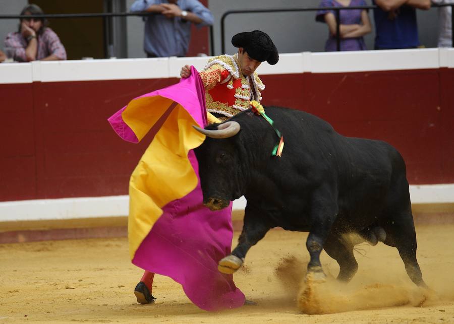 Unas 4.000 personas han acudido al coso de Illunbe.
