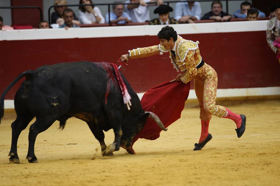 Unas 4.000 personas han acudido al coso de Illunbe.