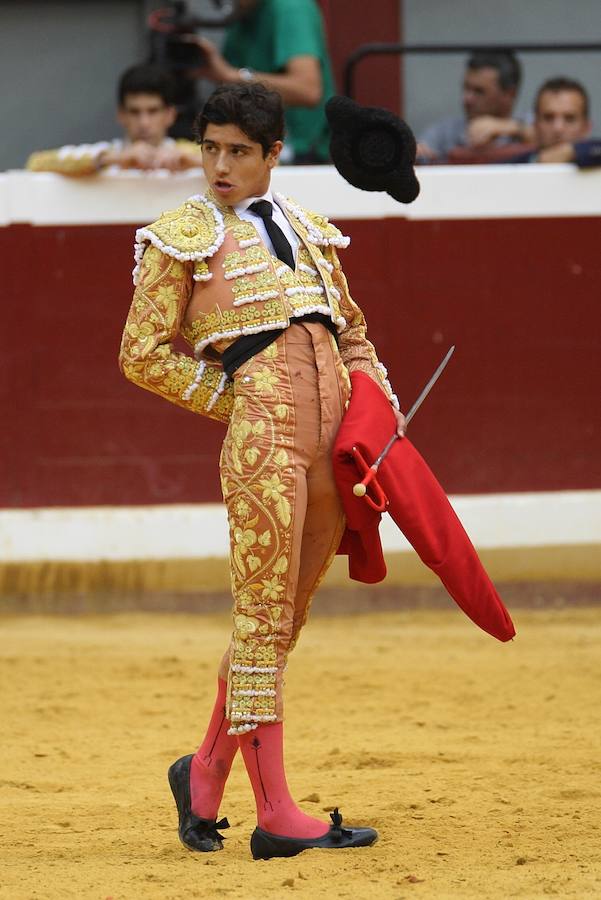Unas 4.000 personas han acudido al coso de Illunbe.