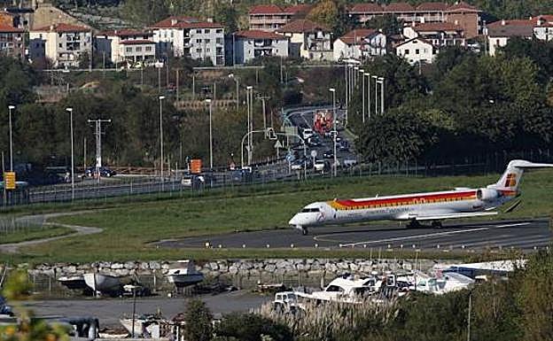 El tráfico de viajeros del aeropuerto de Hondarribia creció un 6% hasta julio