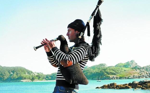 Carlos Núñez será el encargado de abrir la decimoséptima edición del 'Bidasoa Folk Festival'.