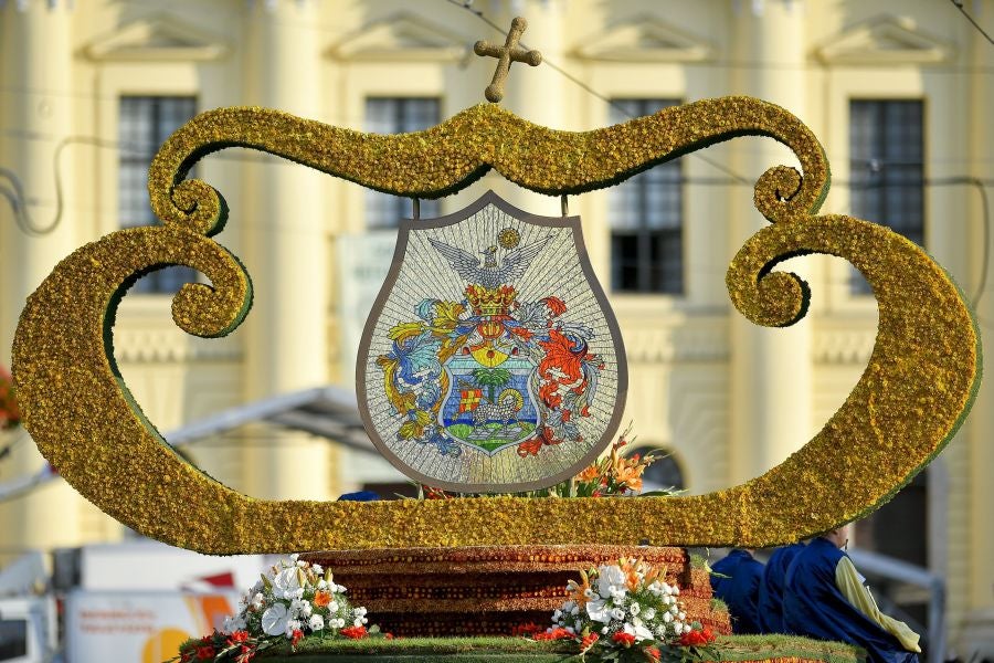 Debrecen, en Hungria, celebra la 48 edición del Festival de Flores, tradición que data de 1966 y que llena de carrozas, flores y espectáculos toda la ciudad, 