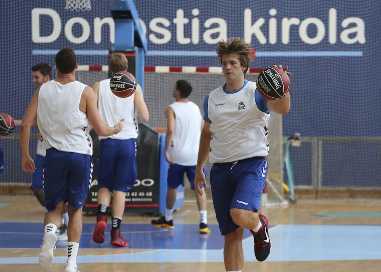 El conjunto donostiarra ha realizado este jueves el primer entrenamiento de la temporada en el Gasca