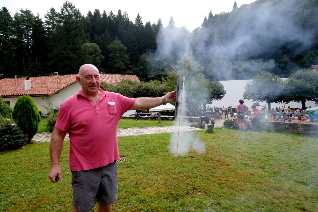 La finca de Artikutza ha celebrado este lunes la festividad de San Agustín con una jornada de puertas abiertas que ha estado amenizada con una serie de actos festivos 