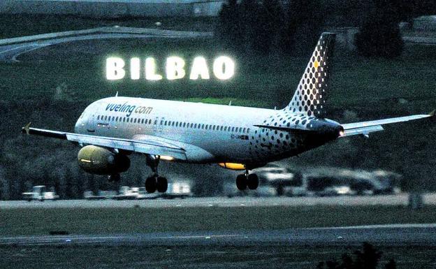 Vueling mantendrá ocho vuelos al día entre Bilbao y Barcelona pese a la marcha de Norwegian