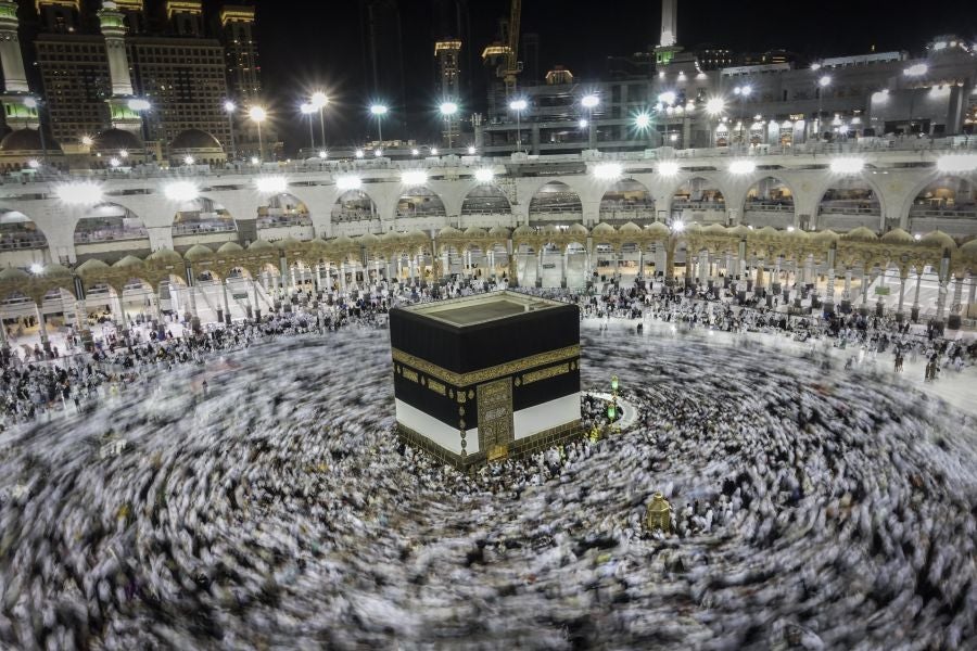 Más de dos millones de musulmanes han llegado a Arabia Saudí para participar en el "hach", la peregrinación anual a la ciudad santa de La Meca. Algunos fieles descansan en el Monte Arafat durante el camino.