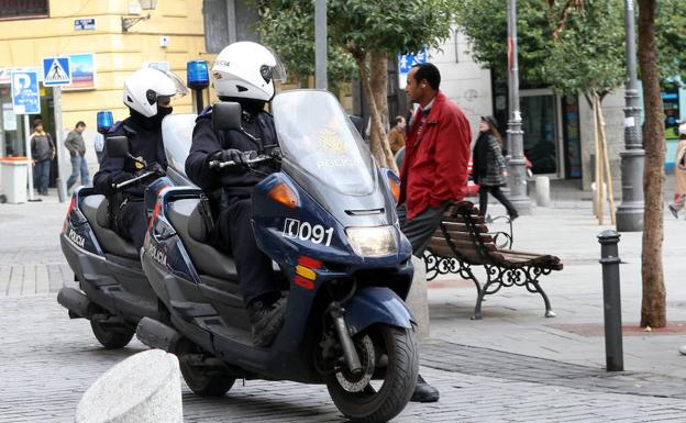 Agentes de la Policía Nacional. 