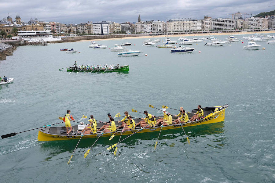 Los remeros se han ejercitado en el puerto de cara a la jornada de este domingo