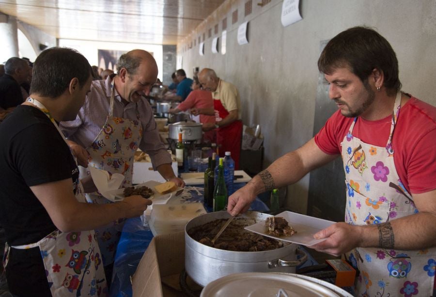 La edición de este año del Artzain eguna de Legazpi ha sido la más multitudinaria ya que ha contado con más de 400 pastores y familiares de la asociación Euskal Ar-tzainak Ameriketan (dentro de la que se aglutinan aquellos vascos que tuvieron que emigrar a América para desempeñar el oficio).
