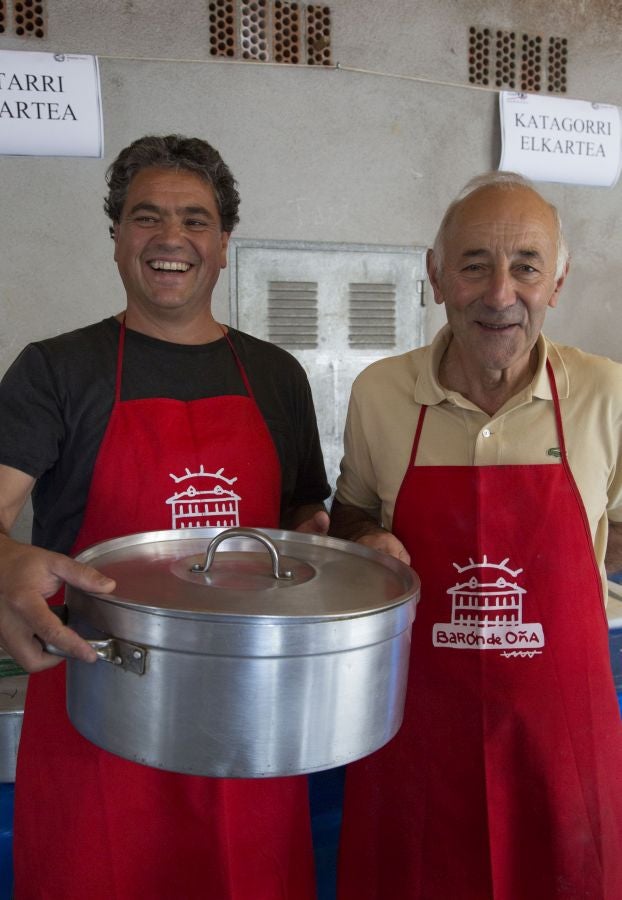 La edición de este año del Artzain eguna de Legazpi ha sido la más multitudinaria ya que ha contado con más de 400 pastores y familiares de la asociación Euskal Ar-tzainak Ameriketan (dentro de la que se aglutinan aquellos vascos que tuvieron que emigrar a América para desempeñar el oficio).