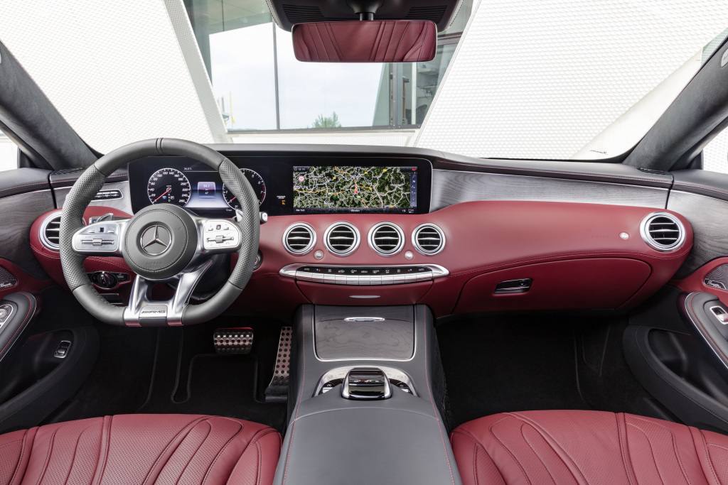 Mercedes presentará en el Salón de Fráncfort las versiones Coupé y Cabrio de la nueva Clase S, el tope de gama. Destaca el AMG S 65 con 630 caballos de potencia.