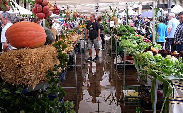 Imagen. La feria ha sido, como siempre, una excelente ocasión para adquirir el producto vasco.