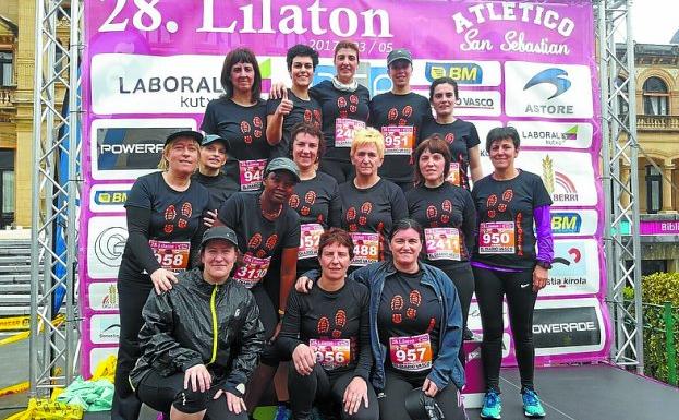 Algunas de las participantes azkoitiarras en el Lilaton de Donostia.