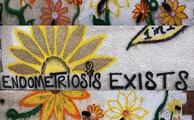 Pinta la pared de su casa para mostrar la enfermedad que padece y nadie creía