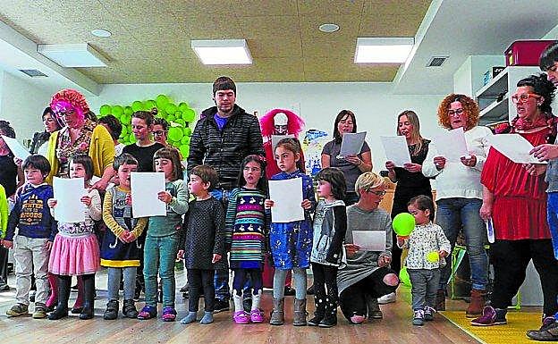 Festa. Ikasturteari amaiera emateko festa txikia. 