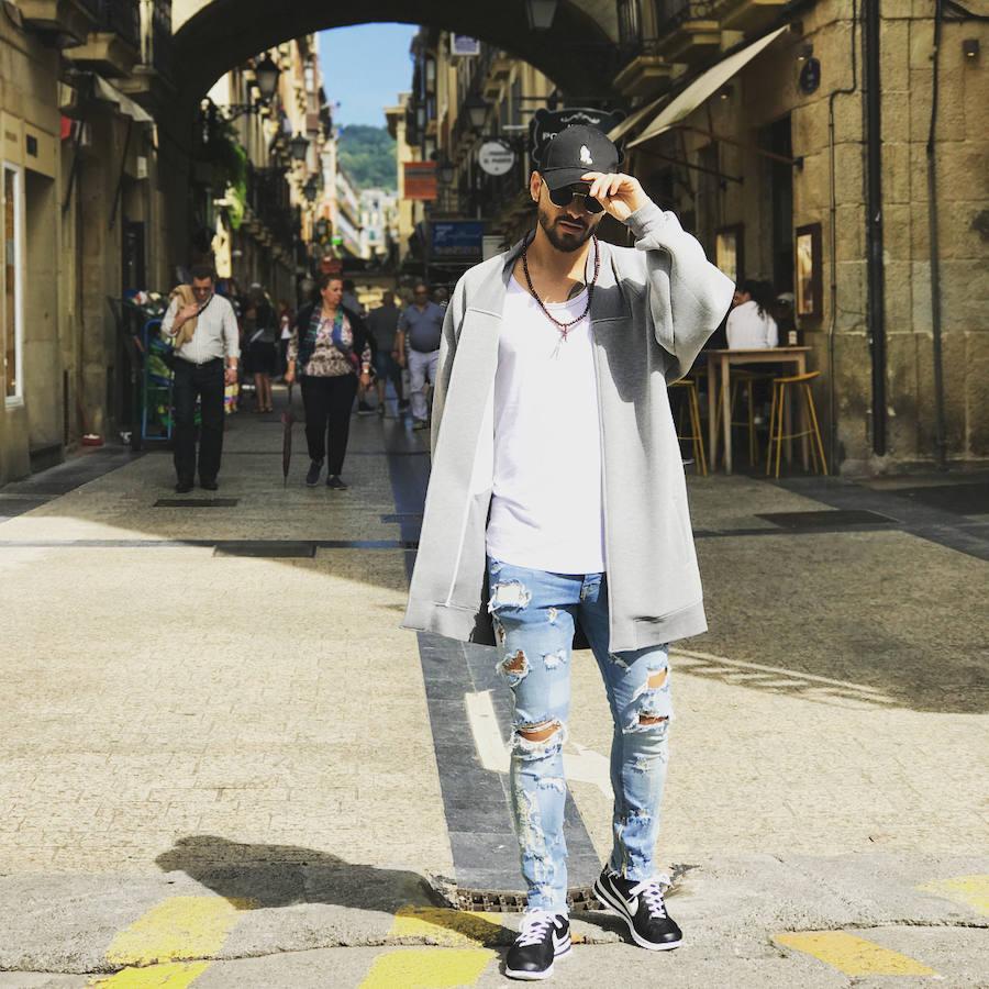 El cantante colombiano se hospeda en el Hotel María Cristina y disfruta de la gastronomía local antes de su concierto en Bilbao