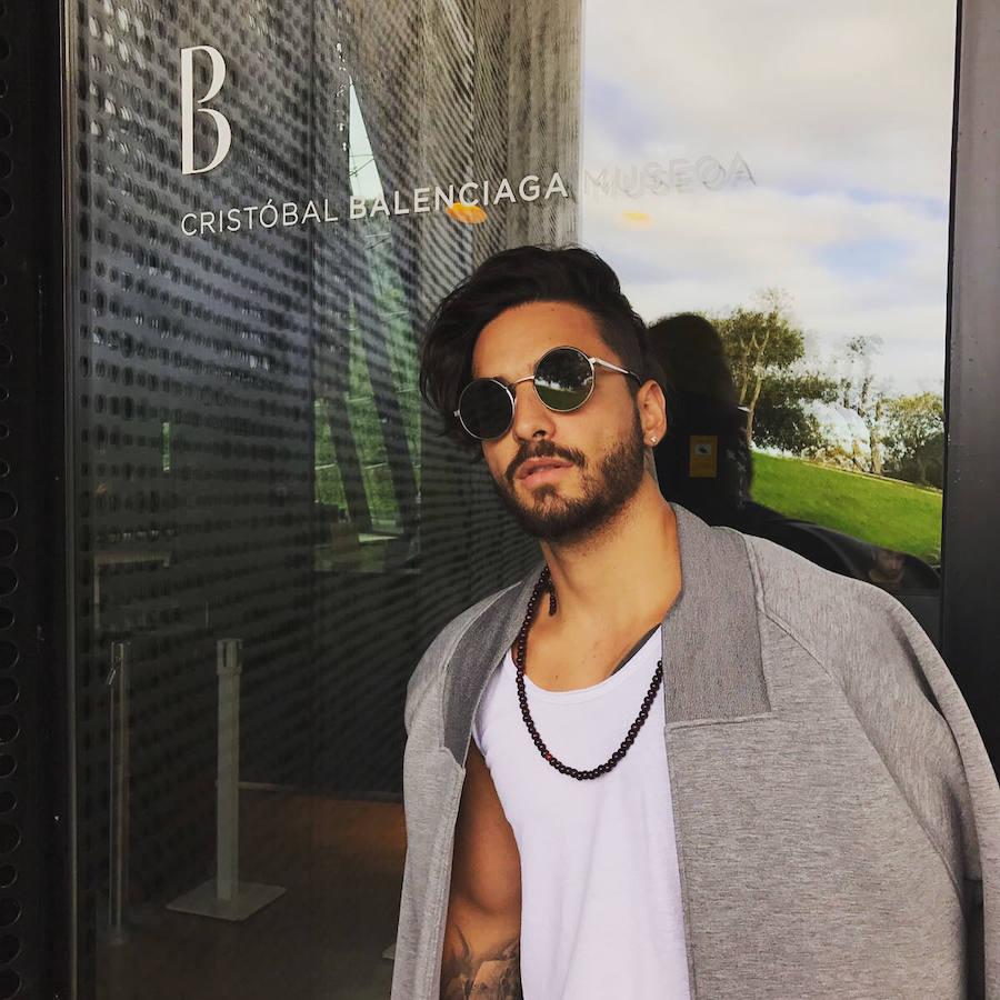 El cantante colombiano se hospeda en el Hotel María Cristina y disfruta de la gastronomía local antes de su concierto en Bilbao