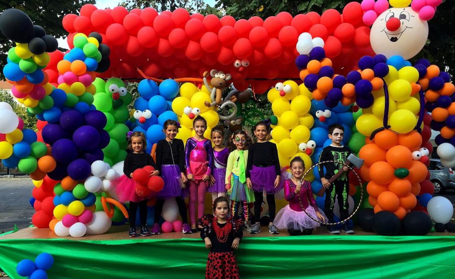 Preocupaba la inestabilidad meteorológica, pero al final la lluvia no aguó ayer la tamborrada infantil y 230 niños y niñas desfilaron su ilusión por las calles.