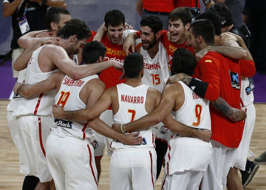 La selección española de baloncesto venció a Rusia en el duelo por el metal y último encuentro de Juan Carlos Navarro como internacional.
