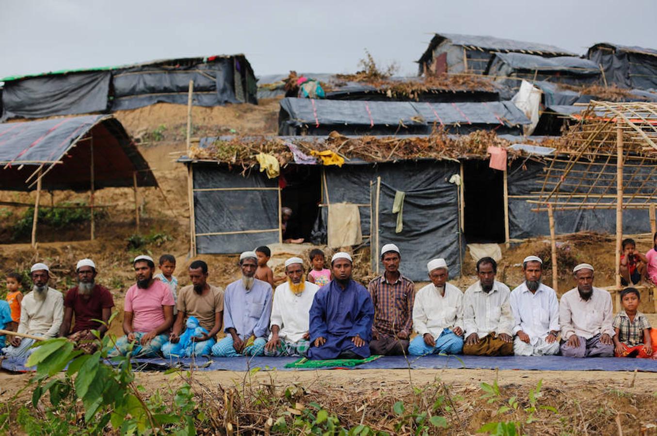Más de 420.000 refugiados han llegado a Bangladés huyendo de la persecución por parte del ejércido de Myanmar sumergidos en el hambre, las enfermedades y la violencia. Son los rohinyá, una minoria musulmana que pertenece a un país de mayoria budista. La mayor parte de los refugiados son niños que llegan desacompañados y mujeres.