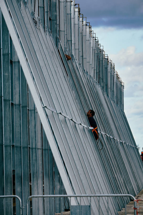 El exterior del Kursaal donostiarra está 'tomando forma' de cara al arranque el próximo viernes del Zinemalida.