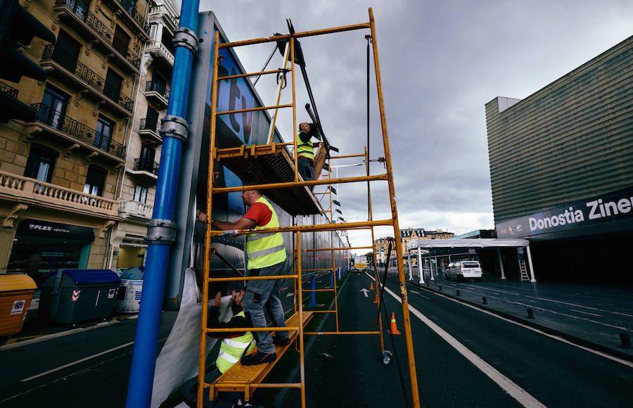 El exterior del Kursaal donostiarra está 'tomando forma' de cara al arranque el próximo viernes del Zinemalida.