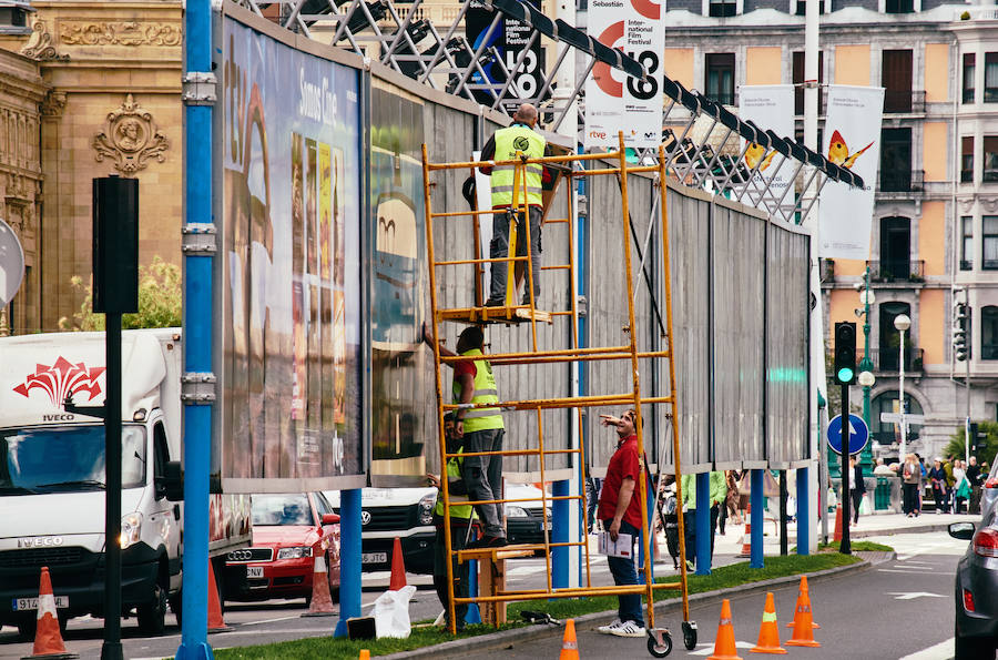 El exterior del Kursaal donostiarra está 'tomando forma' de cara al arranque el próximo viernes del Zinemalida.