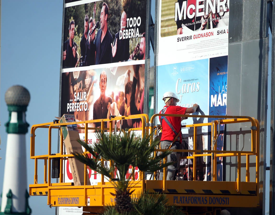 Las primeras estrellas que se desfilarán por la alfombra roja ya han puesto un pie en San Sebastián mientras la ciudad se pone a punto