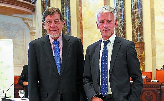 Ibarra y Subijana, ayer en el Ayuntamiento de Donostia. 