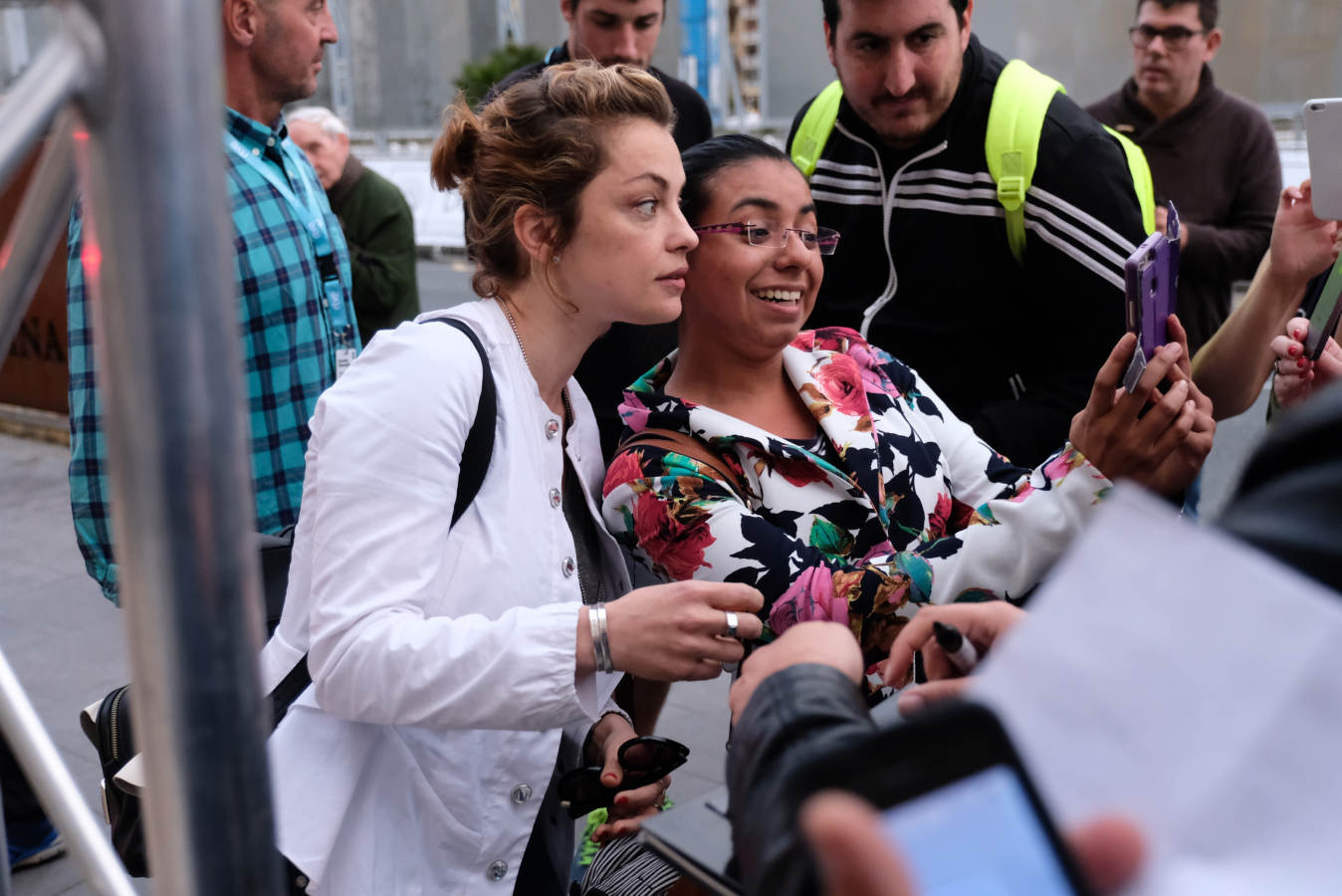 Emma Suárez, Ángela Molina y Wim Wenders, director de la película que inaugura la Sección Oficial, han protagonizado las llegadas de este jueves a San Sebastián