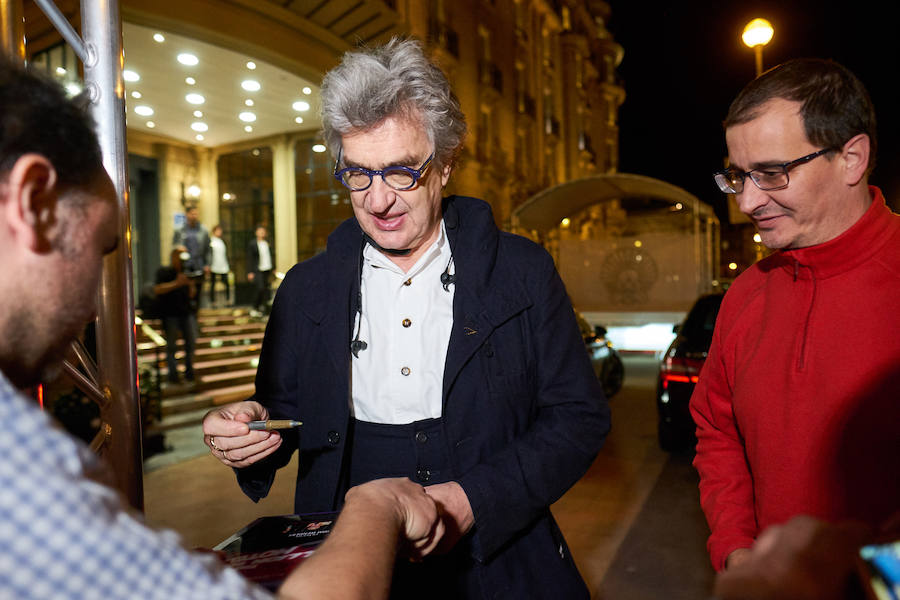 Emma Suárez, Ángela Molina y Wim Wenders, director de la película que inaugura la Sección Oficial, han protagonizado las llegadas de este jueves a San Sebastián