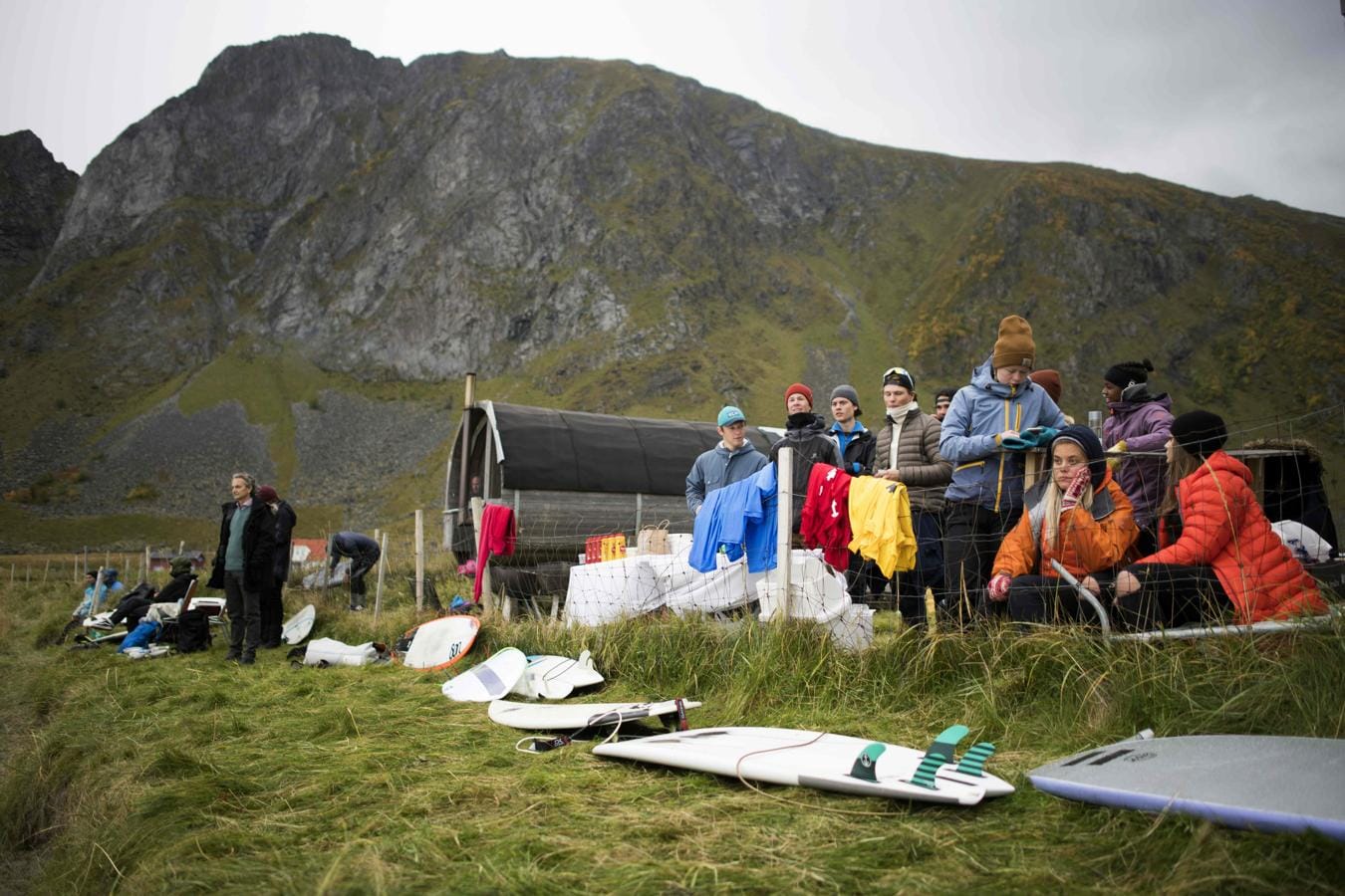 Así ha sido la sesión nocturna de los Lofoten Masters 2017, la competición de surf más septentrional del mundo realizada en la bahía de Unstad, Noruega, en el círculo ártico,.