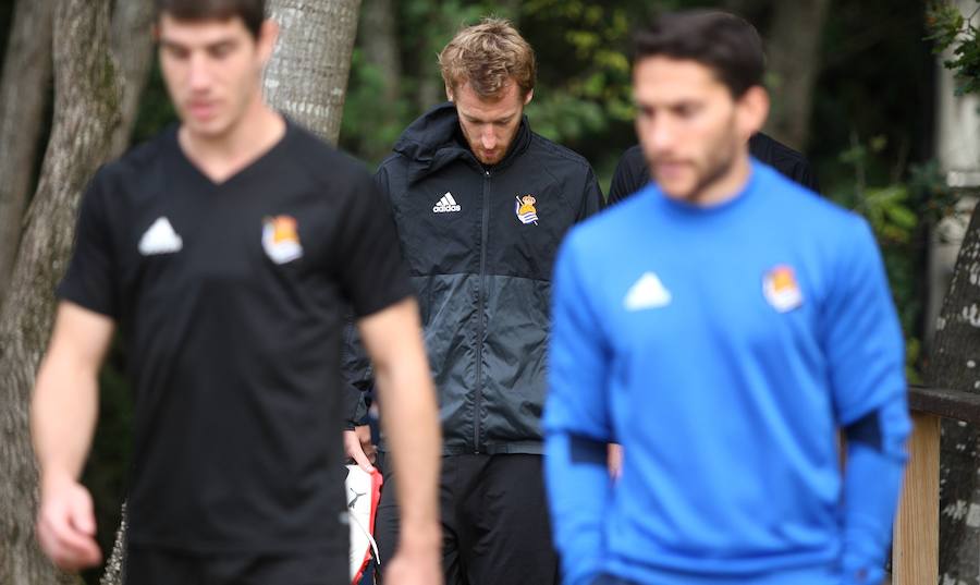 Antes del viaje a Rusia, la Real se ha ejercitado este lunes por la mañana en Zubieta. El martes, en cambio, el equipo descansará y el miércoles ya se entrenará en San Petersburgo (a las 20.00, hora local). Este será el último entrenamiento antes de medirse al equipo ruso en un partido en el que la Real buscará los tres puntos. 