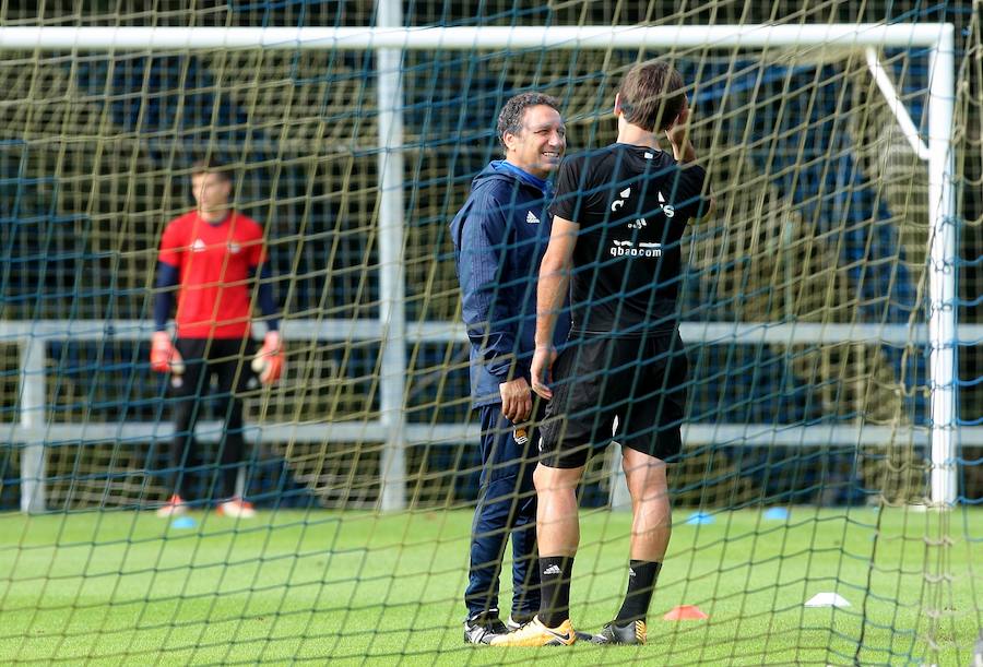 Antes del viaje a Rusia, la Real se ha ejercitado este lunes por la mañana en Zubieta. El martes, en cambio, el equipo descansará y el miércoles ya se entrenará en San Petersburgo (a las 20.00, hora local). Este será el último entrenamiento antes de medirse al equipo ruso en un partido en el que la Real buscará los tres puntos. 