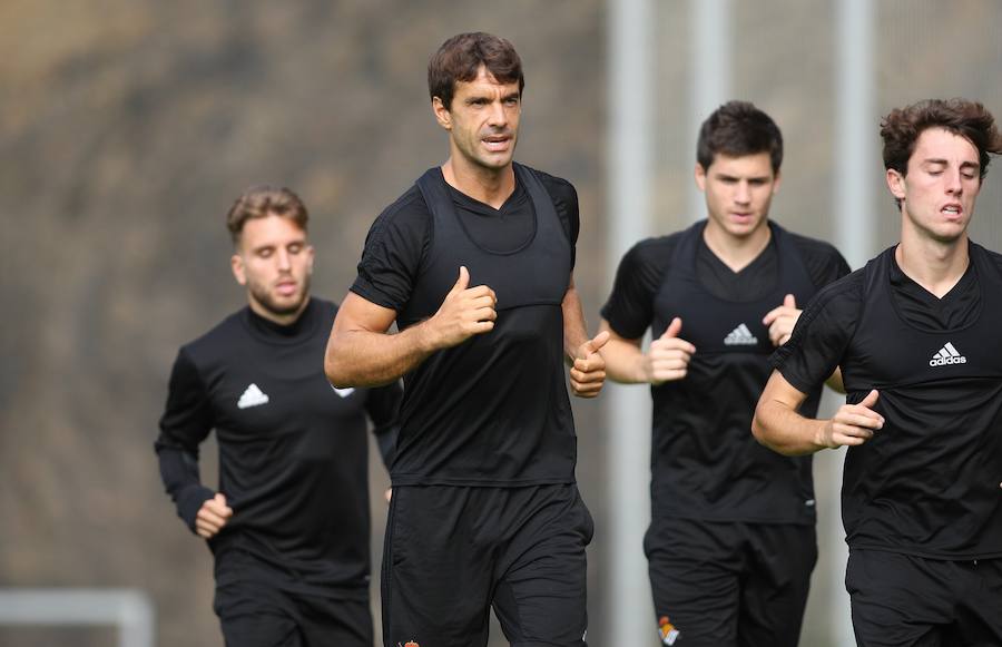 Antes del viaje a Rusia, la Real se ha ejercitado este lunes por la mañana en Zubieta. El martes, en cambio, el equipo descansará y el miércoles ya se entrenará en San Petersburgo (a las 20.00, hora local). Este será el último entrenamiento antes de medirse al equipo ruso en un partido en el que la Real buscará los tres puntos. 