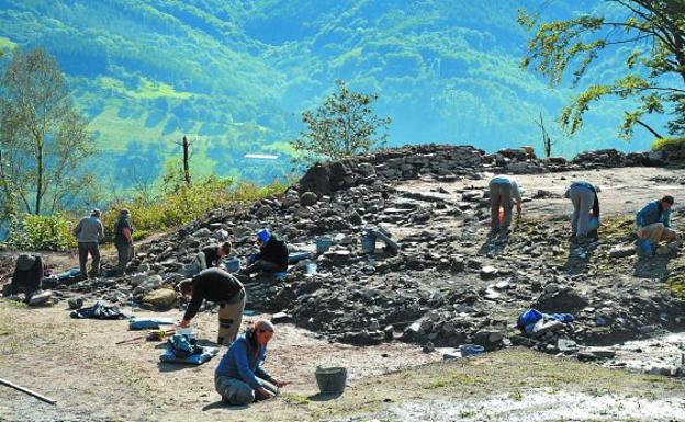 El poblado de Basagain ha acogido durante las últimas tres semanas excavaciones. 