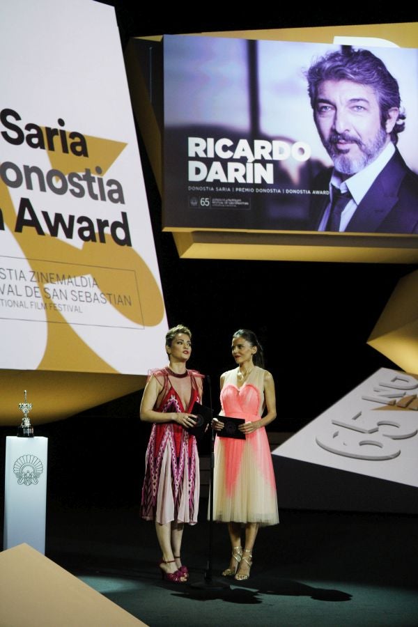 El actor argentino ha querido dedicar el galardón a todos los compañeros de profesión que se han cruzado en su carrera