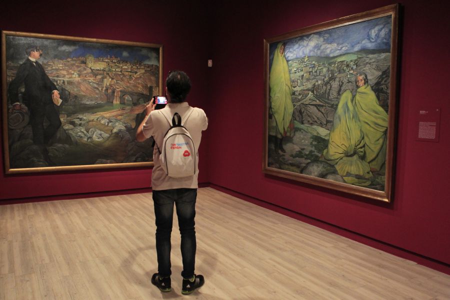 La exposición reúne 90 piezas del artista eibarrés y de coetáneos como Picasso, Gauguin o Rodin. 