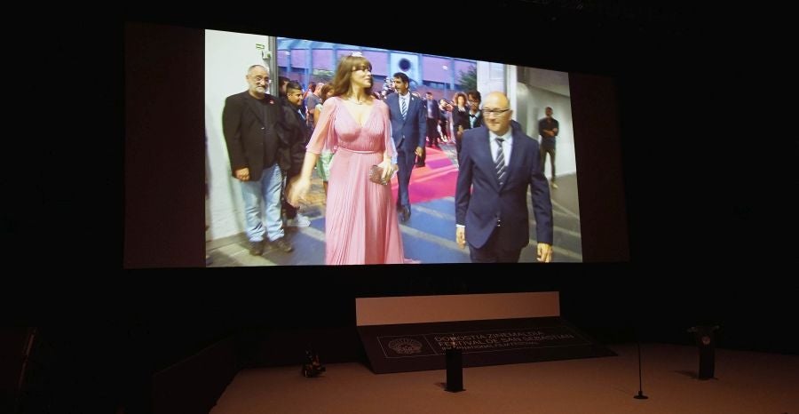 Tras más de un cuarto de siglo actuando, la italiana Monica Bellucci ha recibido el tercer y último premio Donostia