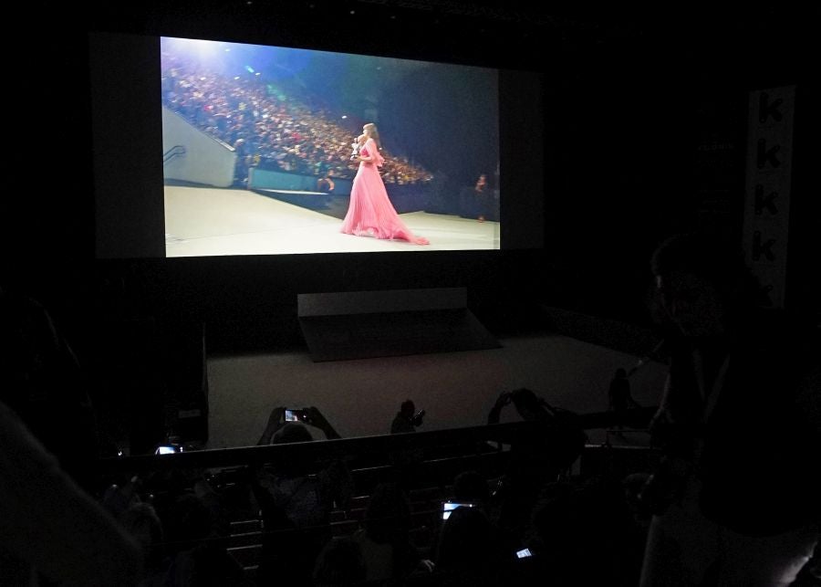 Tras más de un cuarto de siglo actuando, la italiana Monica Bellucci ha recibido el tercer y último premio Donostia