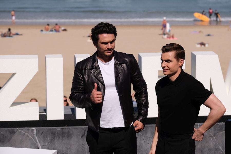 James Franco y su hermano, Dave Franco, presentan en la 65 edición del Festival de Cine de San Sebastián la película 'The Disaster Artist'. 