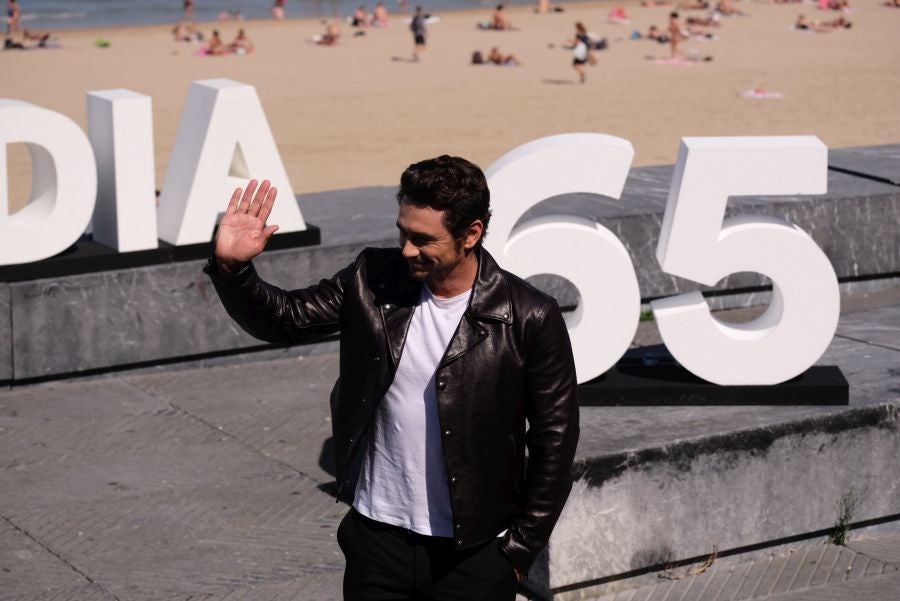 James Franco y su hermano, Dave Franco, presentan en la 65 edición del Festival de Cine de San Sebastián la película 'The Disaster Artist'. 