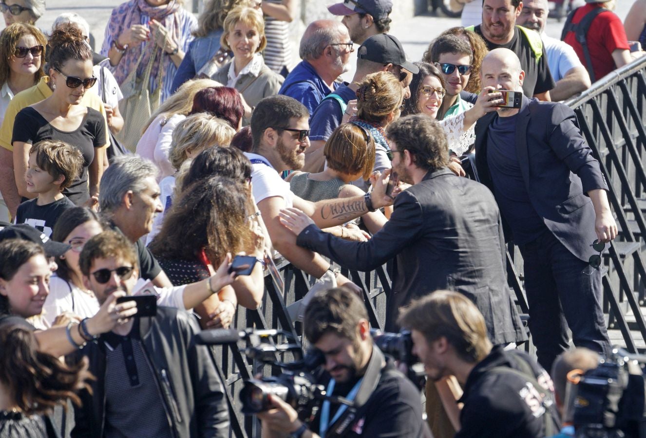 El elenco de la película ha posado en la terraza del Kursaal