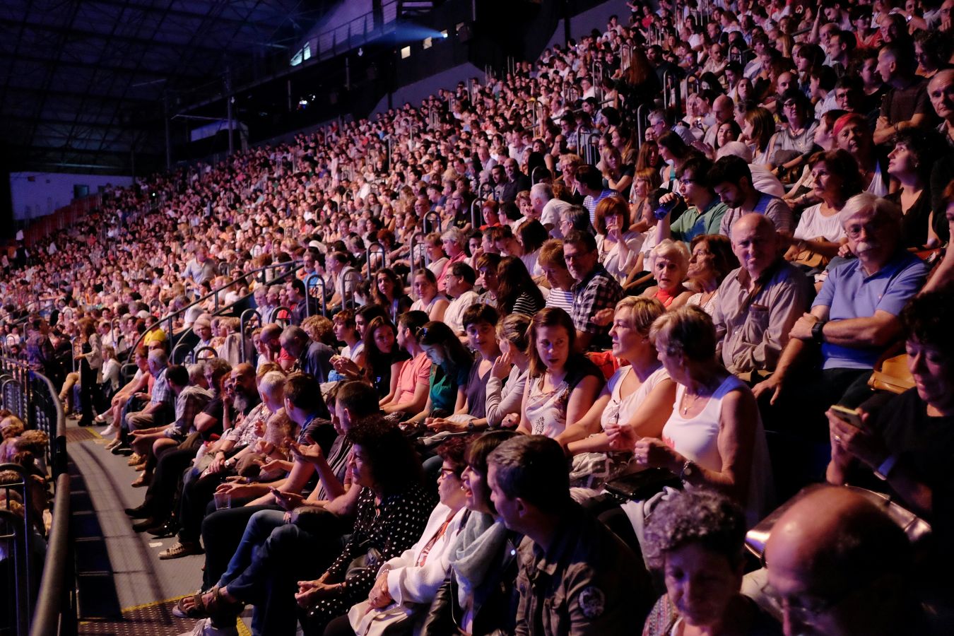 &#039;Fe de etarras&#039; conquista el Velódromo